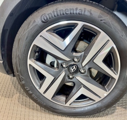 HYUNDAI BAYON 1.0 T-GDI 100CV TECNO SKY