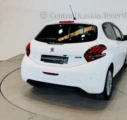 PEUGEOT 208 1.2 PURETECH SIGNATURE 110