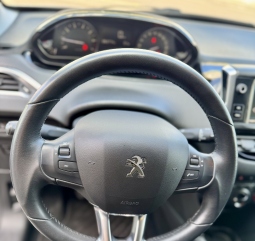 PEUGEOT 208 1.2 PURETECH SIGNATURE 110