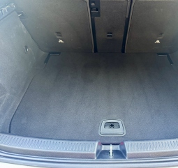 MERCEDES A180 AMG LINE 7G-DCT,