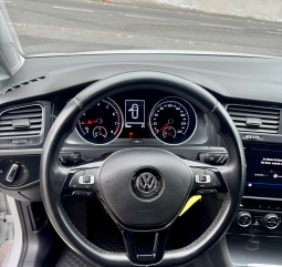 VOLKSWAGEN GOLF CONNECT TSI 110cv,