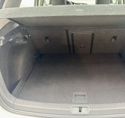VOLKSWAGEN GOLF CONNECT TSI 110cv,