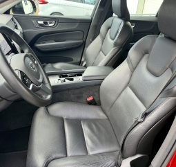 VOLVO XC60 PLUS B4 D DARK AUTO