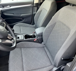 VOLKSWAGEN GOLF 8 CONNECT TSI 110cv