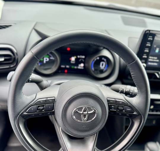 TOYOTA YARIS CROSS HYBRID 120H