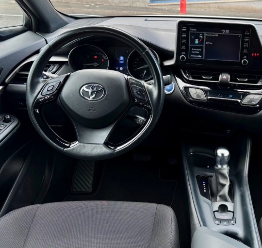 TOYOTA C-HR 1.8 HYBRID 125H
