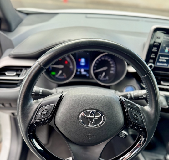 TOYOTA C-HR 1.8 HYBRID 125H