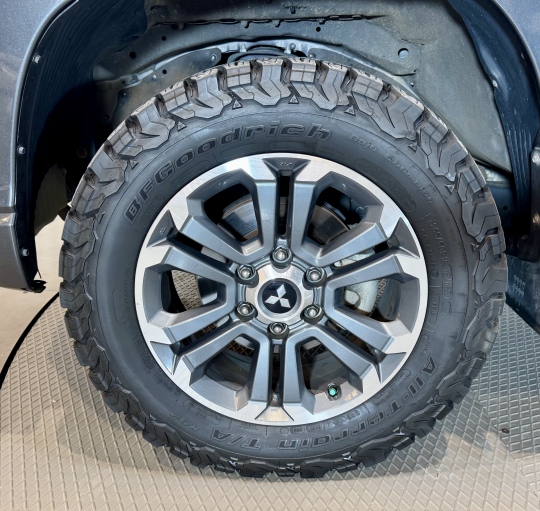 MITSUBISHI L200 DOBLE CABINA 220 DI-D KAITEKI 6AT