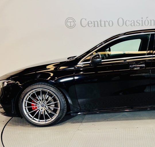MERCEDES A180D AMG LINE 7G-DCT,