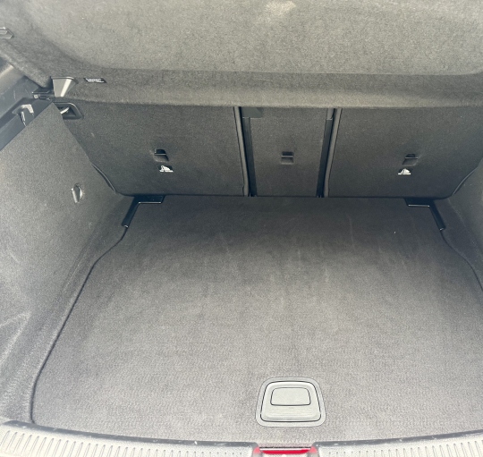 MERCEDES A180 AMG LINE 7G-DCT