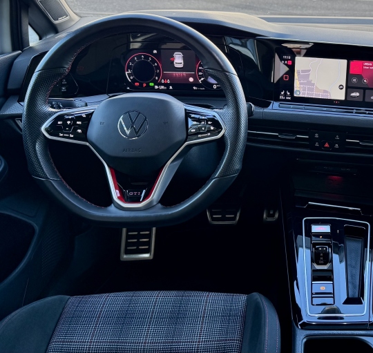 VOLKSWAGEN GOLF 8 GTI 2.0 TSI 245CVCV DSG7