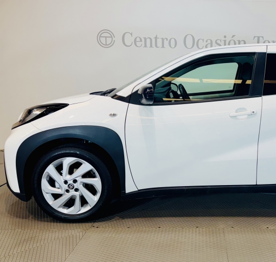 TOYOTA AYGO X PLAY 70