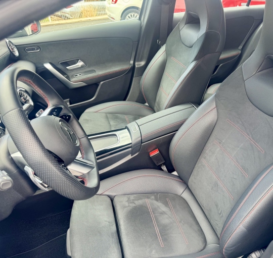 MERCEDES A250e AMG LINE 8G-DCT