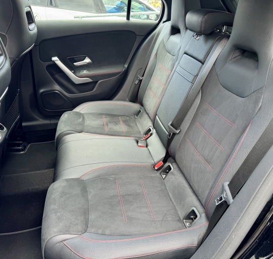 MERCEDES A200d AMG LINE 8G-DCT