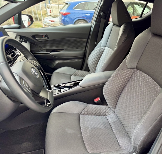 TOYOTA C-HR 1.8 125H Advance
