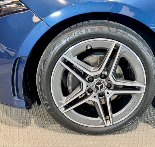 MERCEDES A200d AMG LINE 8G-DCT,