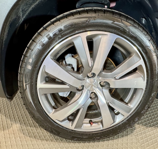  PEUGEOT 2008 ALLURE 1.2 110cv