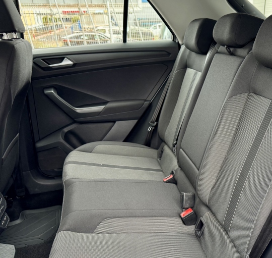 VOLKSWAGEN T-ROC CONNECT TSI 110 cv