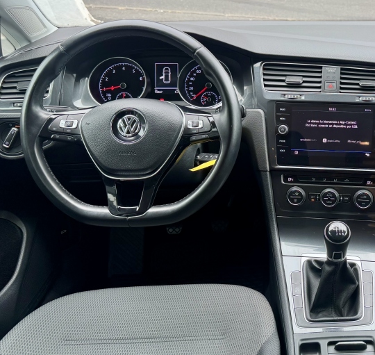 VOLKSWAGEN GOLF CONNECT TSI 110cv,