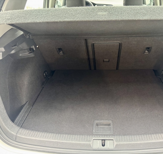 VOLKSWAGEN GOLF CONNECT TSI 110cv,
