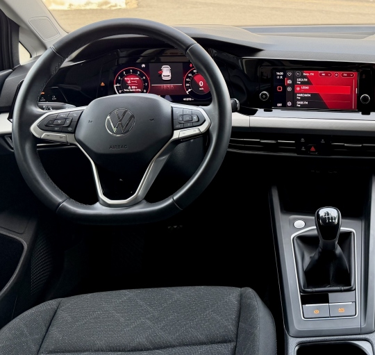 VOLKSWAGEN GOLF 8 CONNECT TSI 110cv
